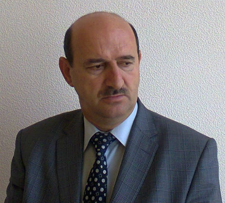 Zəmanə qarşısında yazıçının borcu... MANERA.AZ Zəmanə qarşısında yazıçının borcu... MANERA.AZ