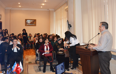 Türk şairi Yəhya Kamal müzakirə olunub  |Manera.az