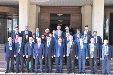 “Qorqud atadan günümüzə aşıqlıq ənənəsi"- Simpozium başlayıb