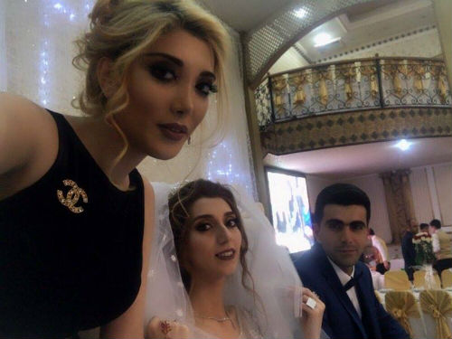 Aparıcı Yeganə Cansailin xoş günü