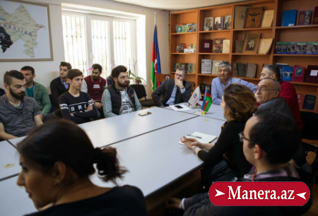 Qırğızıstan Xalq artisti ADMİU-da ustad dərsi keçib/MANERA.AZ