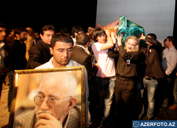 12 May-Vaqif İbrahimoğlunun anım gündür.