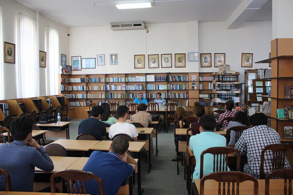 “Tərcümələr dağınıq və plansız formada həyata keçirilir"- Cəlil Cavanşir “Tərcümələr dağınıq və plansız formada həyata keçirilir"- Cəlil Cavanşir