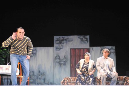 Sumqayıt Teatrının tamaşası Bakı səhnəsində 