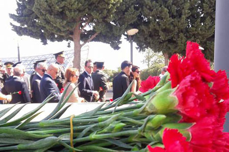 Zəfər bayramında Türk Şəhidliyi ziyarət edildi Zəfər bayramında Türk Şəhidliyi ziyarət edildi