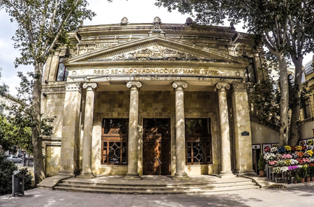 Mahnı Teatrı yeni mövsümü açıq elan edib