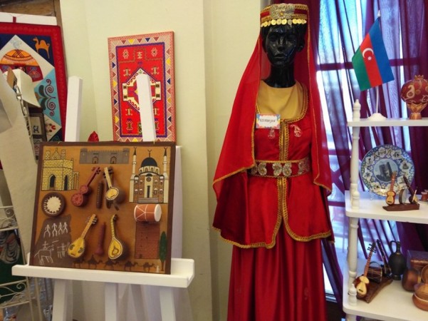 Mədəniyyətimiz Kiyevdə beynəlxalq festivalda təqdim olunub Mədəniyyətimiz Kiyevdə beynəlxalq festivalda təqdim olunub