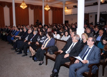 Tanınmış yazıçı-publisistin 70 illik yubileyi qeyd olunub Tanınmış yazıçı-publisistin 70 illik yubileyi qeyd olunub