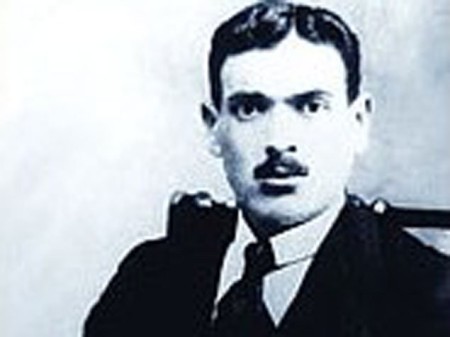 "Üçrəngli bayrağınla məsud yaşa" ...- Azərbaycan şeirləri