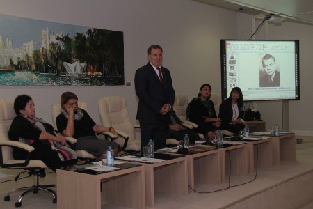 “XIX əsr Azərbaycan ədəbiyyatı tarixi” yenidən nəşr olunub