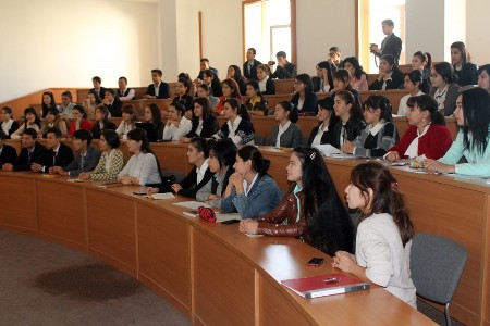 Soydaşımızın kitabı özbək dilində çıxıb Soydaşımızın kitabı özbək dilində çıxıb