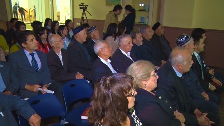 Nizaminin "Xəmsə"si özbəkcə nəşr edildi