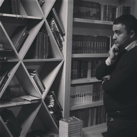 "Neçə dəfə tüpürəsən ki"- Tural İsmayılovun 2 şeiri