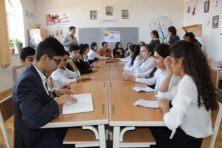 “Kitabsevərlər” şagirdlərlə “Anamın kitabı”nı müzakirə etdi “Kitabsevərlər” şagirdlərlə “Anamın kitabı”nı müzakirə etdi