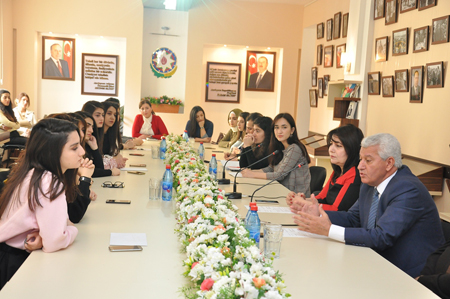 Müasir Azərbaycan ədəbiyyatında azərbaycançılıq... -Dəyirmi masa