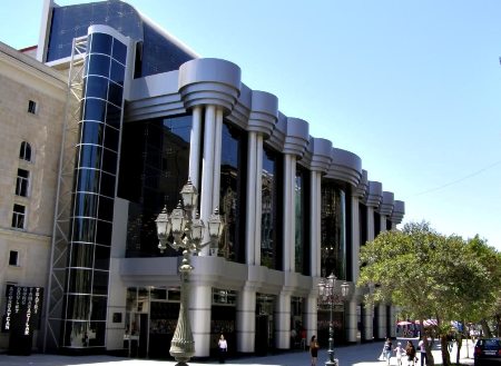 Gənc Tamaşaçılar Teatrının həftəsonu repertuarı