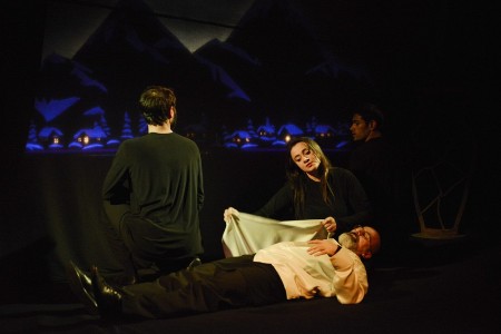 “YUĞ” Teatrı “Quş dili”ndə danışdı “YUĞ” Teatrı “Quş dili”ndə danışdı