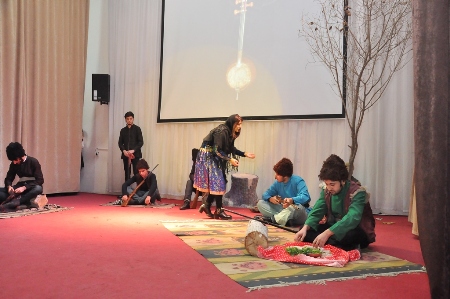 ADU-da “Kamança” pyesi səhnələşdirilib