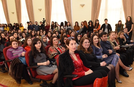 Kamal Abdulla: "Azərbaycan insanı mənən dəyişir"