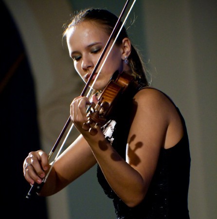 Elina Drux Bakıya gəlir...