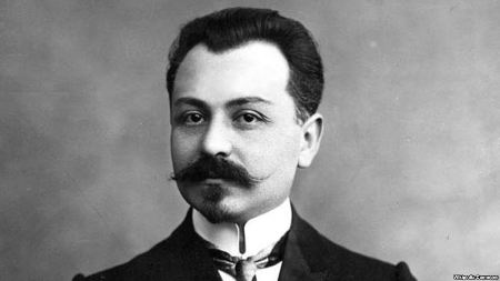 Vətənpərvər, siyasətçi, diplomat Fətəli xan Xoyski Vətənpərvər, siyasətçi, diplomat Fətəli xan Xoyski