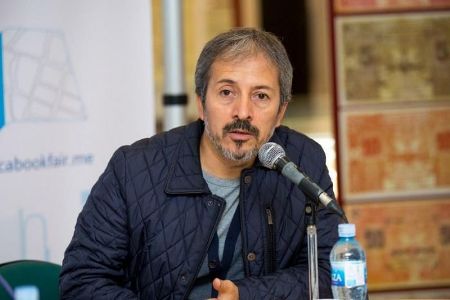 Bəxtiyar Aslan: "Aramızda danışan"