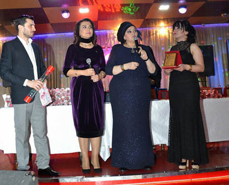 QHT sədri xanımları mükafatlandırdı