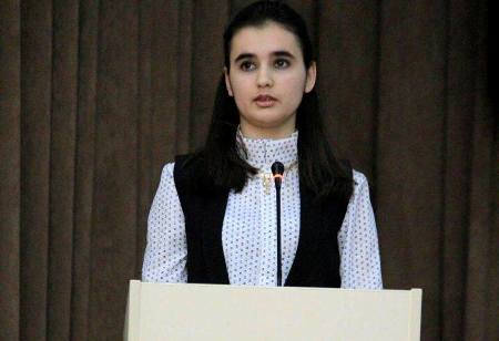 Hər gecə bir boşluğa şeir süzürəm -  YENİ İMZA