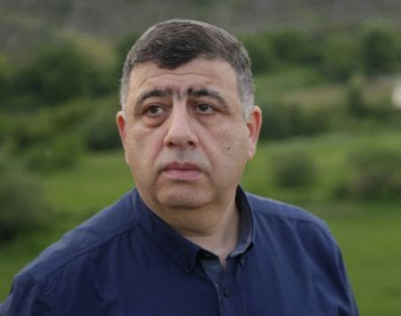 "Allahla arama girmə, Molla Qafar" - Orxan Fikrətoğludan yeni hekayə "Allahla arama girmə, Molla Qafar" - Orxan Fikrətoğludan yeni hekayə