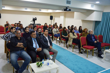 Yahya Kamal Beyatlı  müzakirə olunub