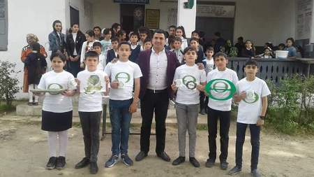 Məktəblilərdən Yer günündə maraqlı aksiya Məktəblilərdən Yer günündə maraqlı aksiya