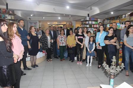 Elxan Yurdoğlunun imza günü keçirilib