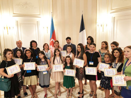 Azərbaycanlı gənclərin əsərləri Parisdə