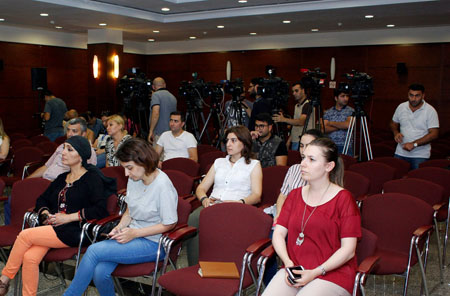 Türkiyə səfiri: “FETÖ terror təşkilatına qarşı mübarizə davam edir”