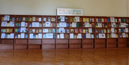"Milli Mətbuat Günü" kitab sərgisi