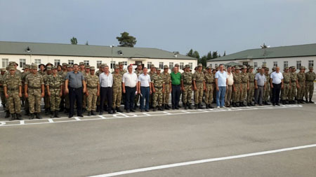 Yazıçılar cəbhə bölgələrində Yazıçılar cəbhə bölgələrində