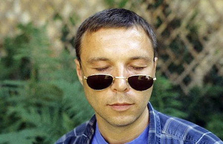 Üst dünyanın qavalı - Viktor Pelevinin hekayəsi Üst dünyanın qavalı - Viktor Pelevinin hekayəsi