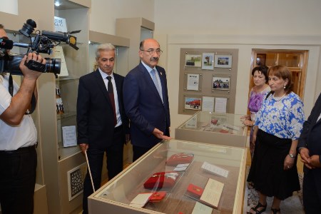 Bəxtiyar Vahabzadənin ev-muzeyinin açılışı keçirilib