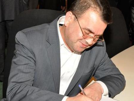 Yunus Oğuzdan yeni tarixi roman