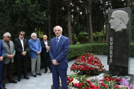 Bülbülün xatirəsi anılıb