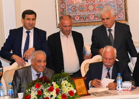 Nəsib Nəbioğlunun "Seçilmiş əsərləri"nin I cildi təqdim edilib Nəsib Nəbioğlunun "Seçilmiş əsərləri"nin I cildi təqdim edilib