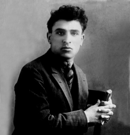 Mikayıl Müşfiqin 110 illiyi qeyd edilib