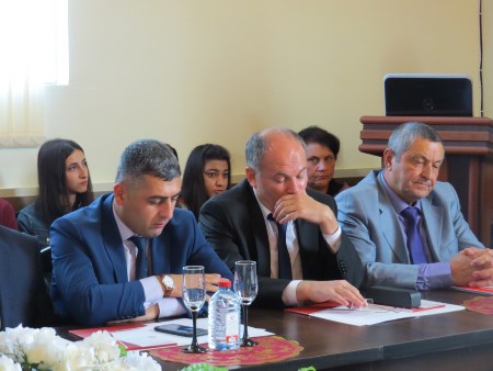 "Multikulturalizm siyasəti cəmiyyətdə sabitliyin təminatı kimi" - Dəyirmi masa "Multikulturalizm siyasəti cəmiyyətdə sabitliyin təminatı kimi" - Dəyirmi masa