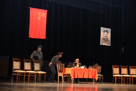 Hüseyn Cavidin faciəli həyatını əks etdirən tamaşa oynanılıb