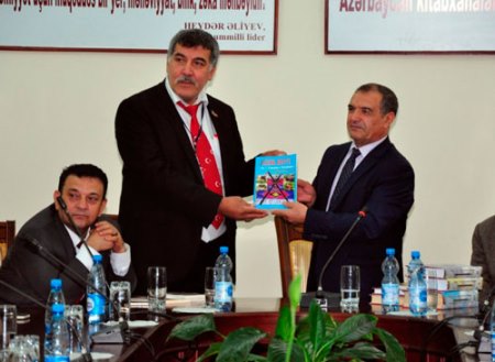 Milli Kitabxanada 15 min kitabın təqdimatı olub