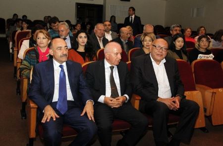 Bakıda Çingiz Aytmatovun 90 illiyi qeyd olunub