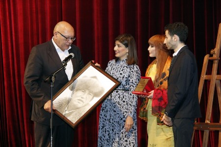 Bakıda Çingiz Aytmatovun 90 illiyi qeyd olunub Bakıda Çingiz Aytmatovun 90 illiyi qeyd olunub