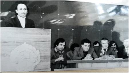 Zamanın nəbzini tutmağı bacaran şair - Rafiq Yusifoğlu yazır.. Zamanın nəbzini tutmağı bacaran şair - Rafiq Yusifoğlu yazır..