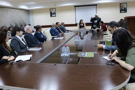 Asif Hacıyevin “XX əsr ədəbi düşüncələr tarixi” kitabının təqdimatı olub