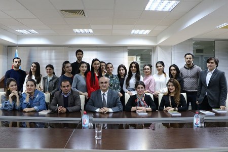 Asif Hacıyevin “XX əsr ədəbi düşüncələr tarixi” kitabının təqdimatı olub